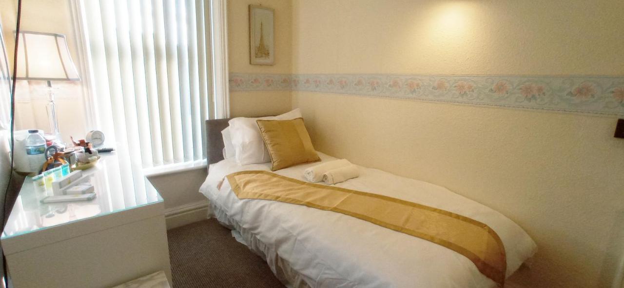 Lily Hotel Blackpool Exterior photo